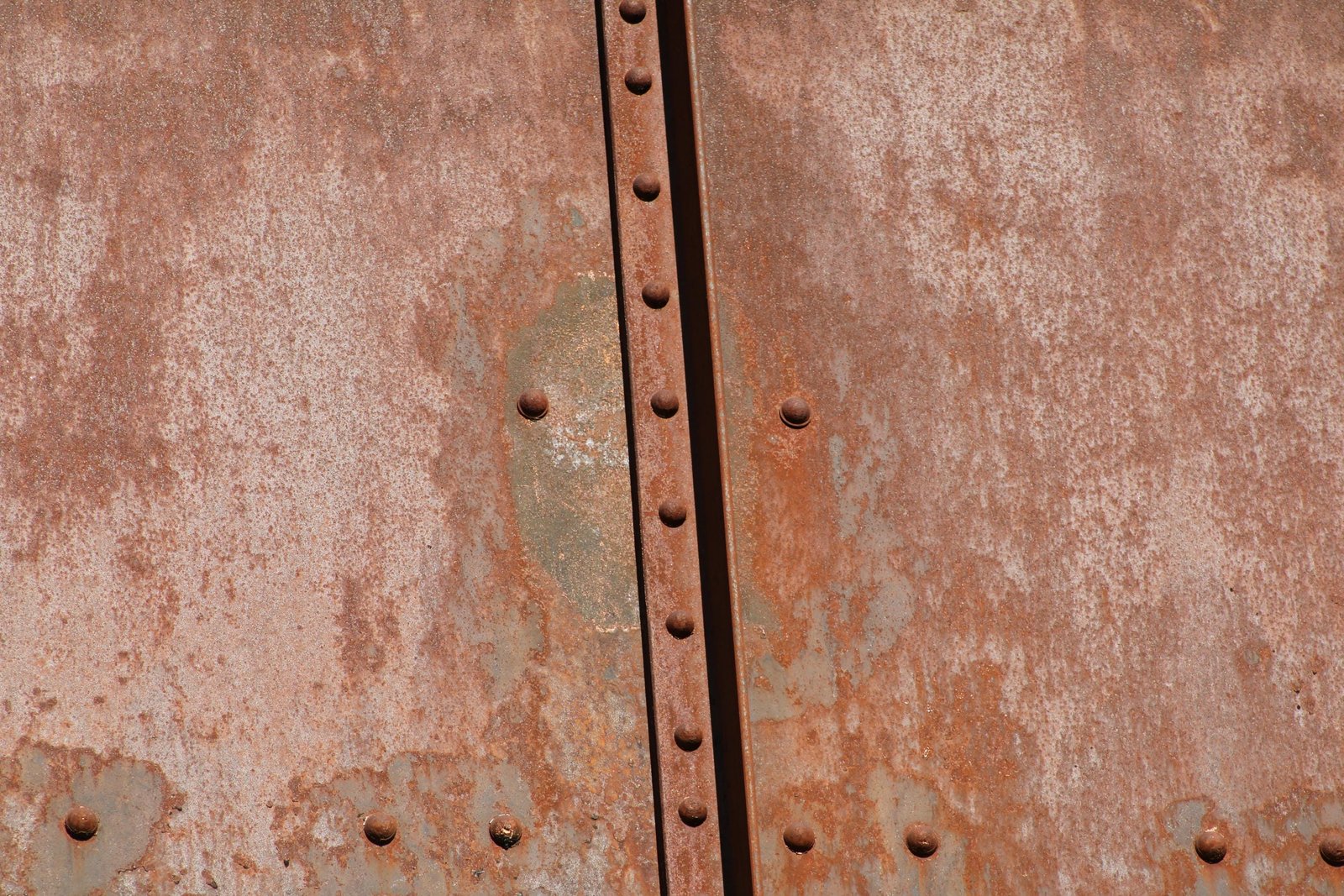 Missing plaque, main span